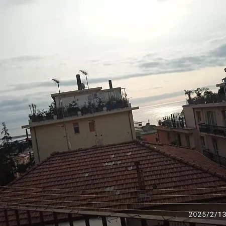 Lyhnida Vacation Appartamento *